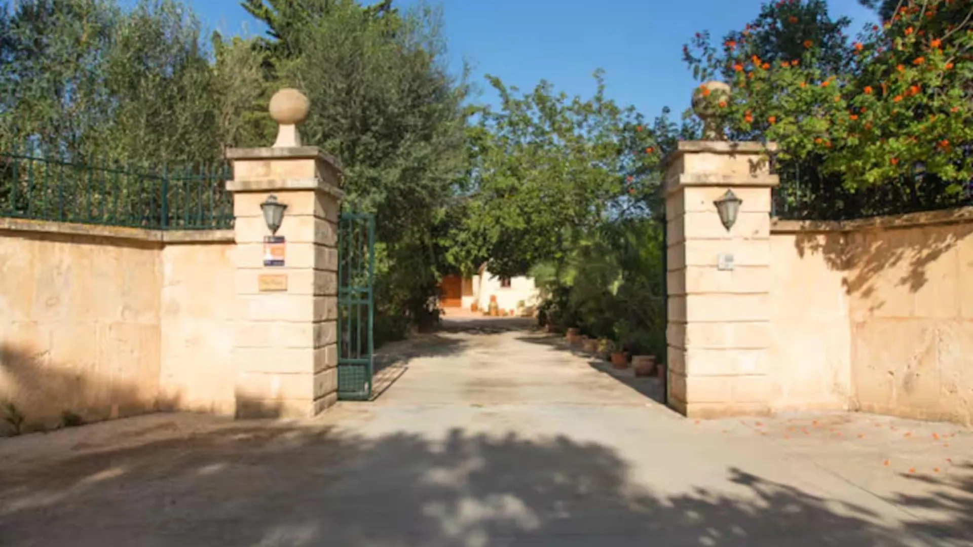 Verd Salvatge Muro Villa