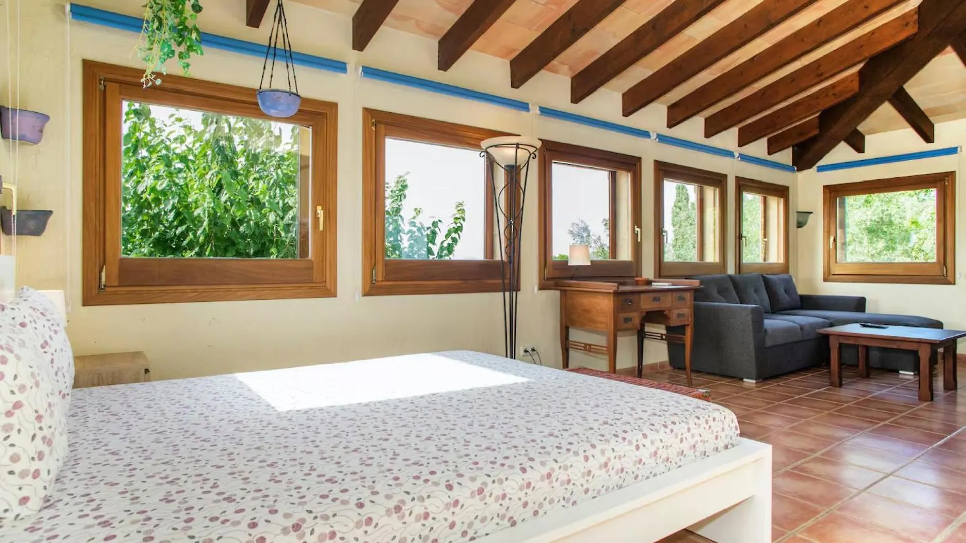 Verd Salvatge Muro Villa